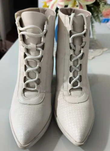 Bota Piccadilly off white 