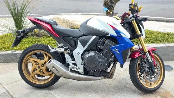 Honda CB 1000R 2013 ABS com apenas 28.441 Km