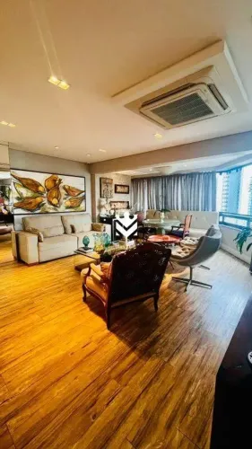 Apartamento à venda andar alto, reformado, 3 suítes, 150 m² a apenas 2 minutos da Praça de