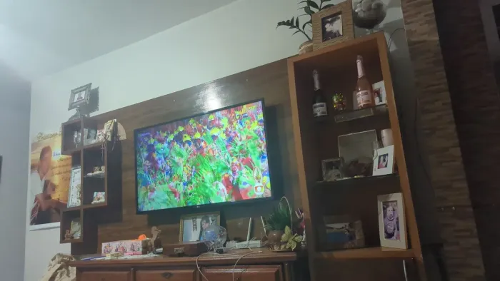 VENDO VÁRIOS ELETRÔNICOS E CLOSED DE PINHO/ TV/ GELADEIRA MÁQUINA DE LAVAR ELETROLUX 15kg