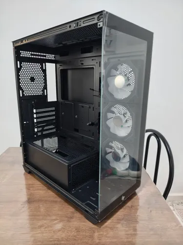 Gabinete Gamer Pichau Pouter 4B com 3 Fans ARGB (Produto novo)