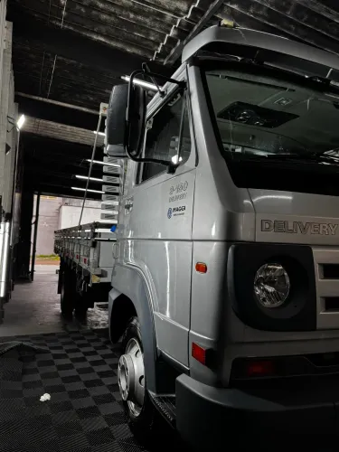 Caminhão Volkswagen Delivery Único dono. 