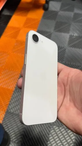 VENDO - iPhone 16E