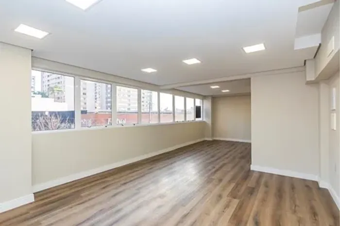 Salas Comerciais para Locação Água Verde | Av. República Argentina, 1350