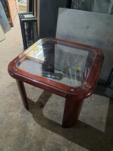 Mesinha para ambientes internos ou externos