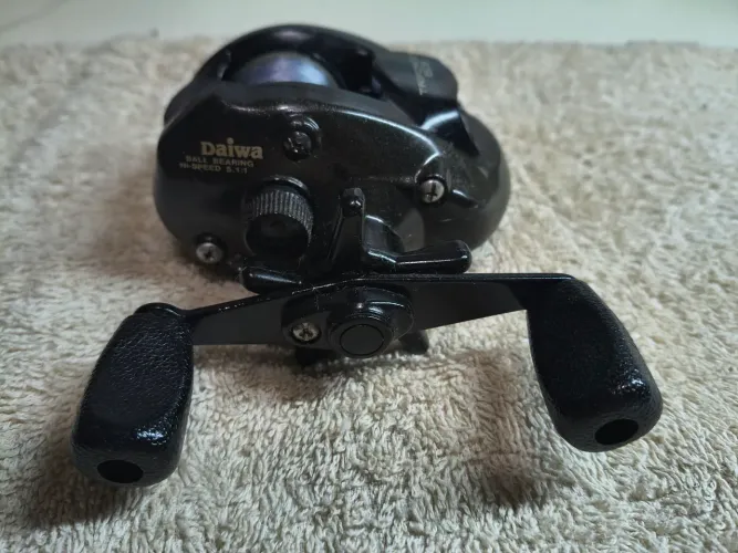 Carretilha De Pesca Daiwa Tri-force S153b