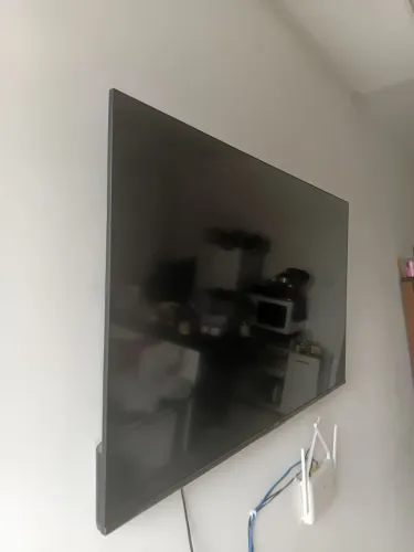 Vendo TV esmart seme nova sem detalhes 50 polegadas