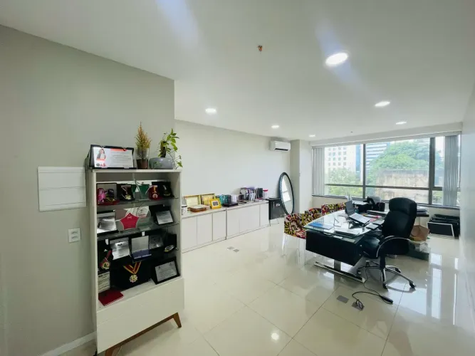 Vendo Sala Comercial no Soberane Live + Work/ Climatizada/ Aceita Financiamento Bancário