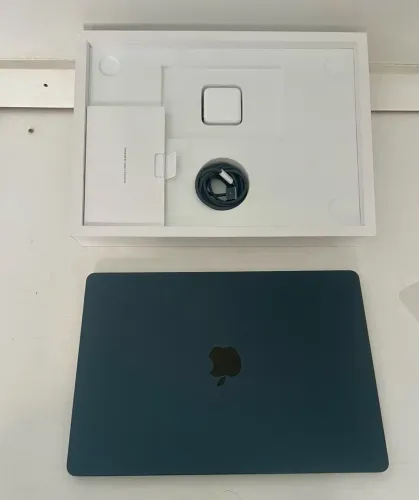 MacBook Air M3 - 16 gb RAM - tela 15,3 Polegadas