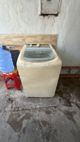 Máquina de lavar funcionando tudo