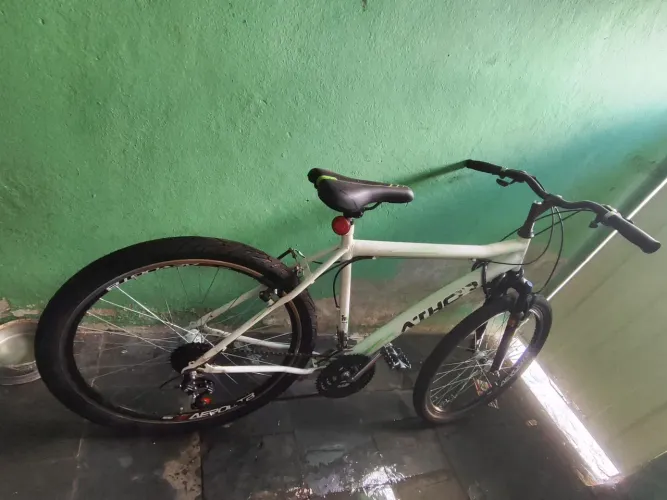 Bicicleta aro 26 R$800,00