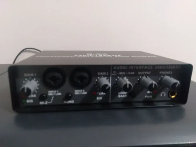 Interface de áudio Q24