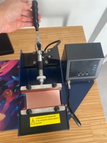 Prensa térmica para canecas OPORTUNIDADE