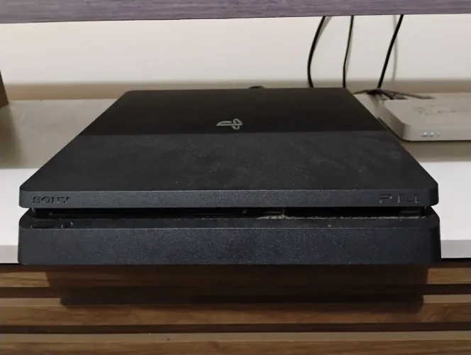 Playstation 4 Slim 1TB