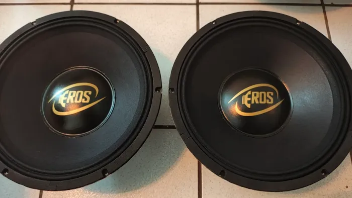 Par de woofer Eros 12 500 rms 4 ohms .