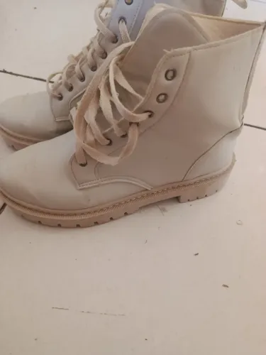 Vendo bota coturno