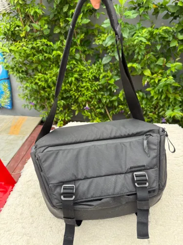 Peak Design Everyday Sling 10L V2 - Bolsa Transversal Câmera DSLR/Mirrorless