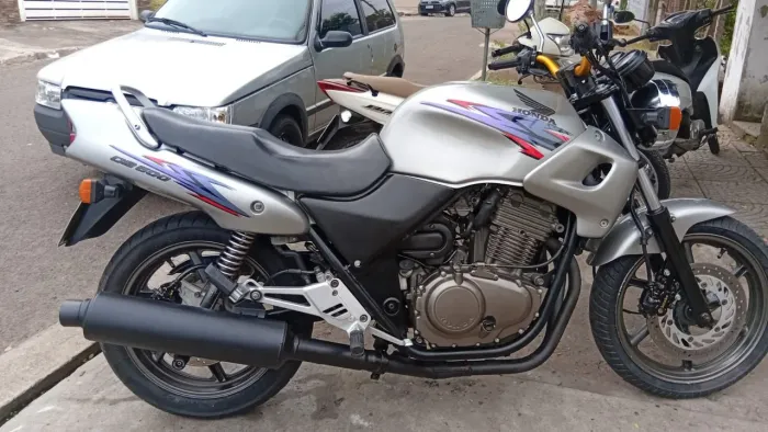 CB 500 1999 CARBURADA / MOTOR ZERO / PINTURA ZERO / IMPECÁVEL 