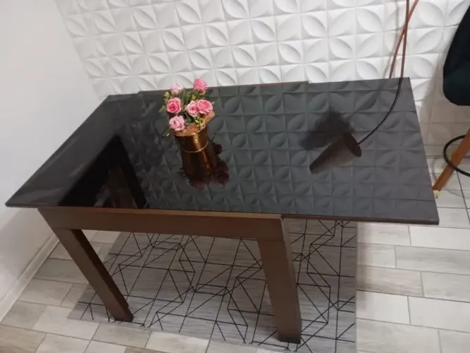 Mesa de Jantar 4 lugares a 6 lugares. Viamão