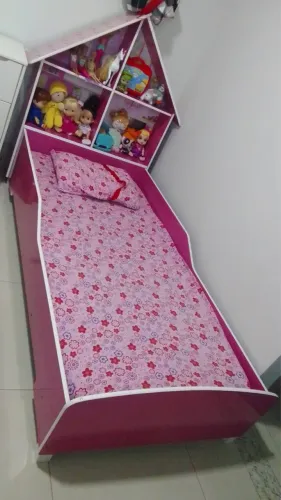 Cama de casinha rosa