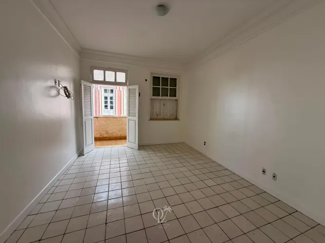 Apartamento Amplo para Locação | 2 Quartos, Suíte com Closet e Excelente Localiz