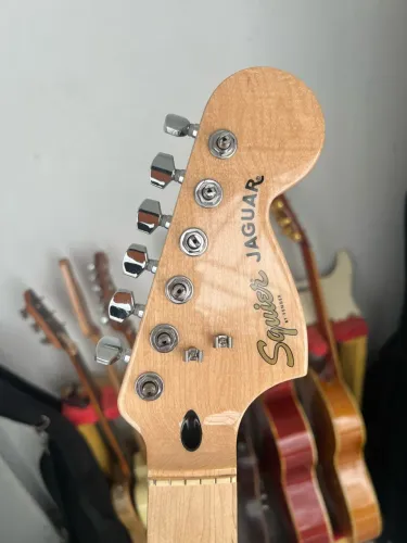 guitarra squier fender jaguar