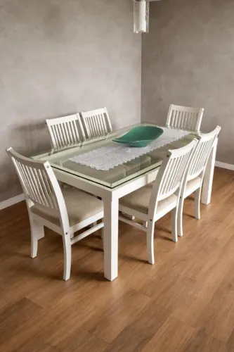 Conjunto de mesa e cadeiras