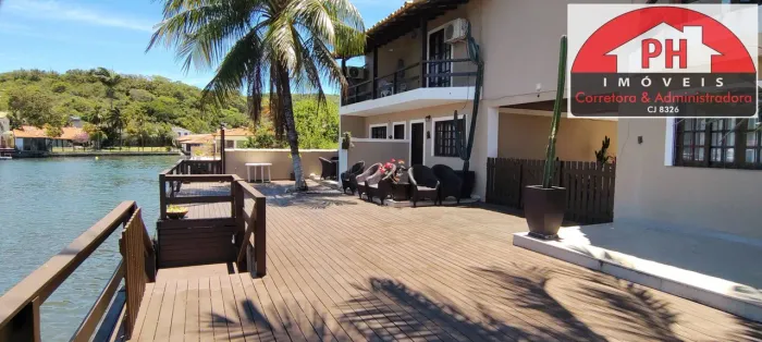 Excelente Tripex em CABO FRIO com vista para lagoa e ancoragem