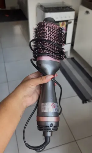 Secador e escova secadora para cabelos