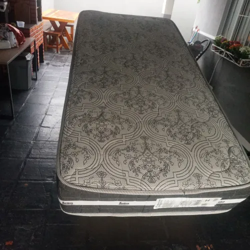 Vendo colchão por 150 reais 44 99936--6677