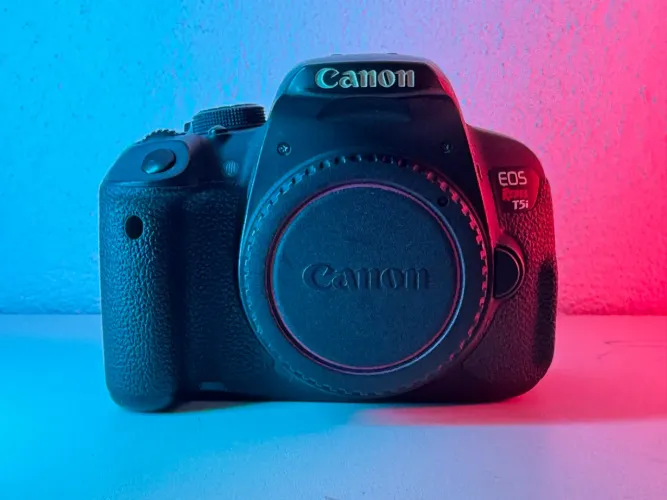 Câmera Canon T5i com 3 baterias
