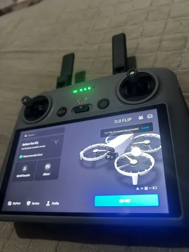 Drone DJI Flip + RC2 com Tela - Pouquíssimo Uso