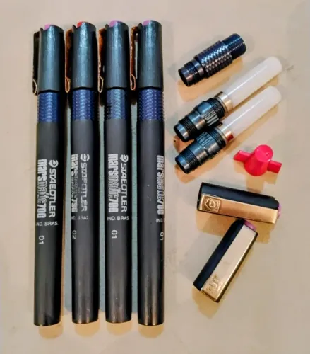 4 Canetas Nanquim Staedtler Marsmatic 700 + Peças de Reposição