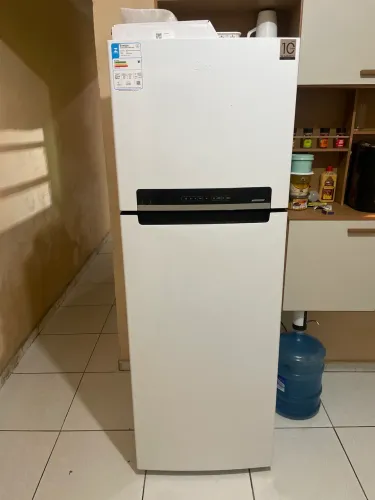 Geladeira midea