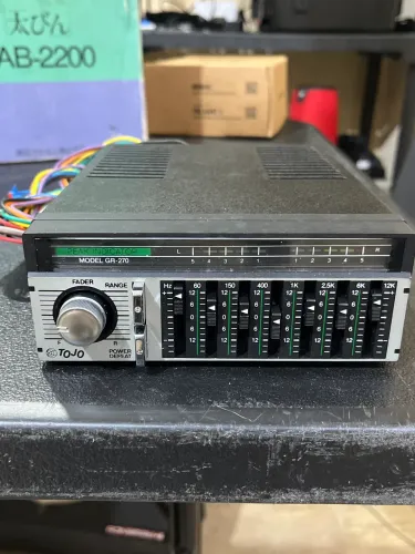 Amplificador Tojo GR-270 equalizador gráfico com VU LED Fader