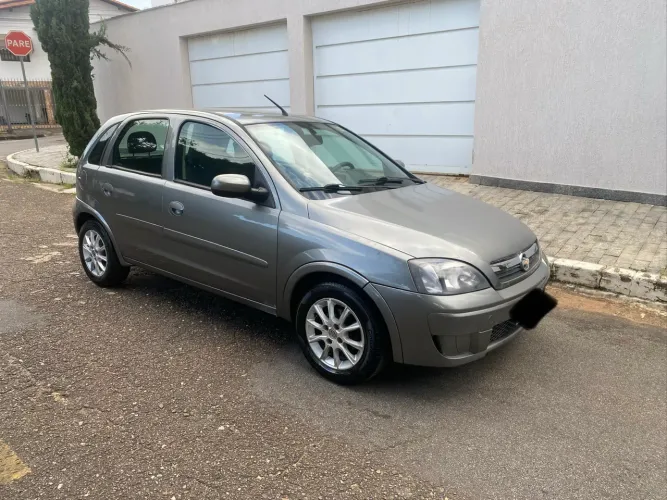 Chevrolet Corsa Hat. Premium 1.4 8V Econoflex 5P 2009