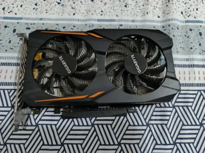 GTX 1050ti 4gb Gigabyte na caixa