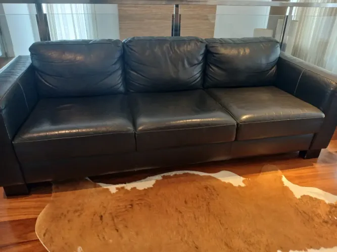 Sofa em couro Preto