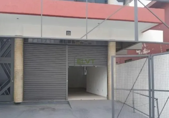 Salão comercial para alugar no bairro Rio Pequeno em São Paulo/SP com 190m²
