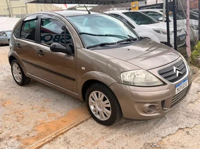 Citroen C3 GLX 1.4/ GLX Sonora 1.4 Flex 8V 5P 2011