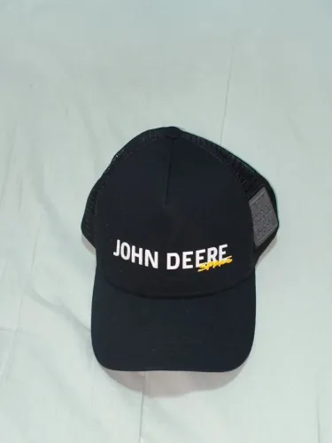 Boné John Deere Ajustável - Estilo e Qualidade