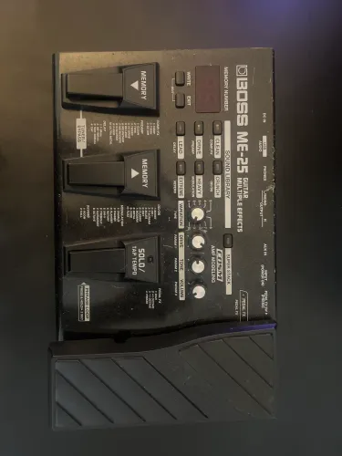Pedaleira Boss ME-25