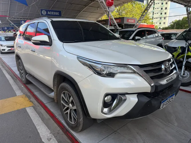 Toyota Hilux SW4 SRX 4X4 2.8 TDI 16V Dies. Aut. 2017