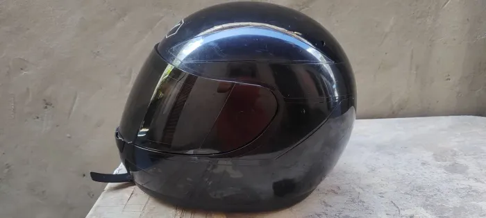 Capacete Fly, visor fumê, número 58.