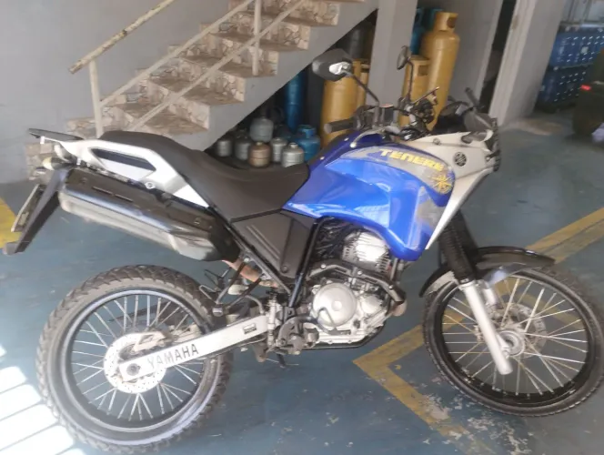 Ténéré 250, ótimo estado, é pegar e andar