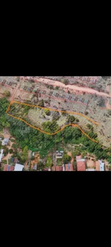 Área de 4000 M2 dentro da rua