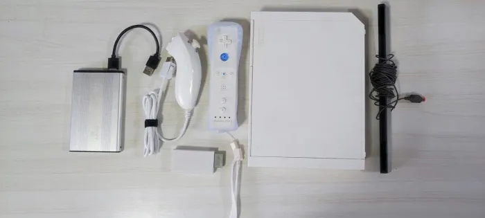 Nintendo Wii Branco Desbloqueado + Controle novo + Adaptador HDMI + HD 64GB