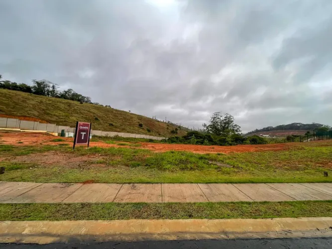 OPORTUNIDADE NO TAMBORÉ!