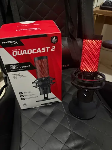 Microfone HyperX QuadCast 2 com NF