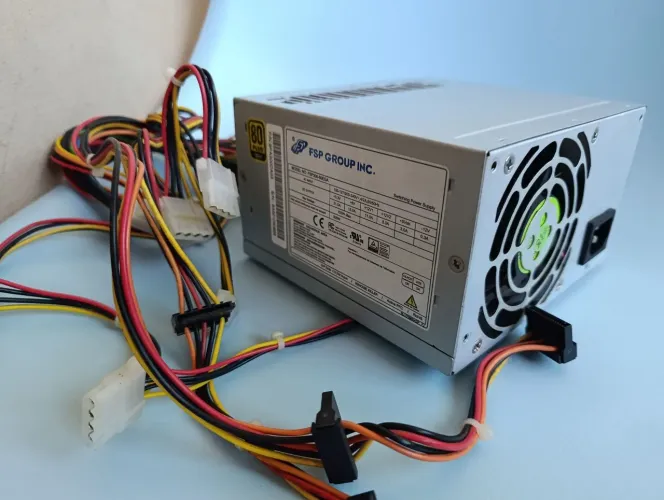 Fonte de Alimentação para PC 300w 80plus